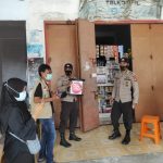 Satgas PPKM Mikro Berikan Tanda Rumah Warga yang Melaksanakan Isolasi Mandiri
