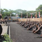 Dansat Brimob Polda Sulsel Pimpin Upacara Pembukaan latihan Kemampuan Gegana Bintara Remaja Satbrimob Polda Sulsel 2021