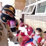 Kanit Binmas Polsek Binuang Ajak Siswa Ngobrol dan Lucu Lucuan