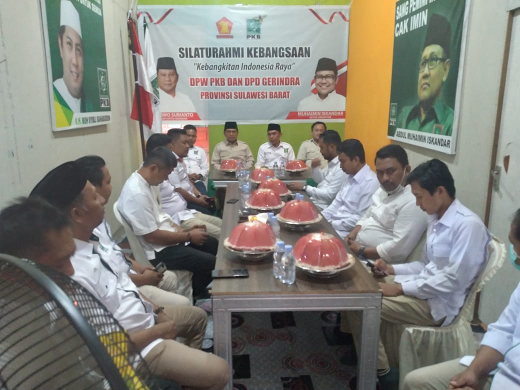 DPD Gerindra Provinsi Sulbar dan PKB Sulbar melakukan pertemuan di sekretariat DPW PKB Sulbar jalan Martadinata, Mamuju, Kamis (772022). (Foto Lukman Umar/ Rakyatsulbar.com)