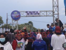 Ribuan Warga Mamuju Ikuti Color Run Milineal Bersama AHY