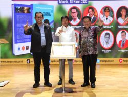 Bidang Politik PP IKA Unhas Kerjasama Perpusnas Luncurkan Buku Andi Muhammad Irfan AB