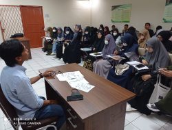 Juara Nasional Kaligrafi Mengajar di Sastra Arab Unhas