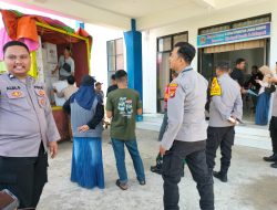 Polsek Tapalang Kawal Pendistribusian Logistik Pemilu