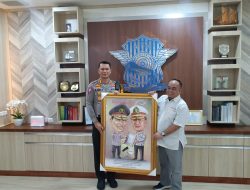 Direktur Harian Rakyat Sulsel Beri Karikatur Dirlantas Polda Sulsel