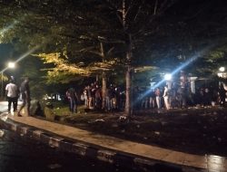 Aksi Ujuk Rasa Tolak Tambang di Kantor Gubernur Sulbar Masi Berlangsung Hingga Malam