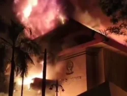 Gedung DPRD Sulsel dan DPRD Makassar Ludes Dibakar Massa, Tiga Orang Dilaporkan Meninggal Dunia
