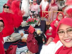 Vokal Group Marhaban IKA SMANLI Makassar Rayakan HUT RI Diatas Kapal Pinisi