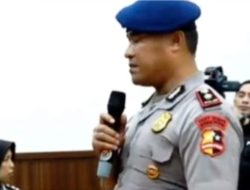 Tangis Kompol Cosmas Tak Tertahankan Usai Diberhentikan