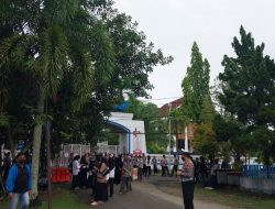 Tagih Janji PPPK Paruh Waktu, IPMAPUS Bersama Nakes Hingga Guru Kepung Kantor Bupati Mamuju