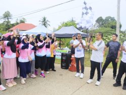 Bupati Luwu Timur Lepas Peserta Jalan Sehat IKVI di Bundaran Batara Guru