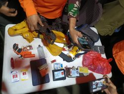 Tim SAR Temukan Dua Dompet Berisi KTP Atas Nama Dwi Murdiono dan Farhan Gunawan