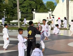 Ratusan Atlet MF Taekwondo Latihan Bersama di Kantor Gubernur Sulbar
