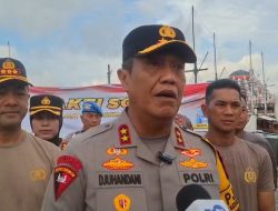 Polda Sulsel Bersama Polres Pelabuhan dan Polrestabes Makassar Bersih-bersih Pantai Losari, Kerahkan 400 Personel