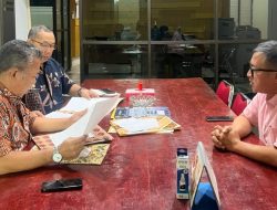 Pemkesra Sulbar Serahkan SK PAW Pimpinan DPRD Pasangkayu