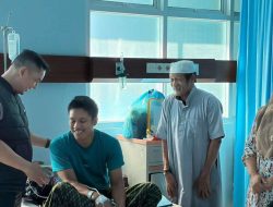 Wujud Kepedulian, Kapolres Maros Jenguk Petugas Kebersihan 