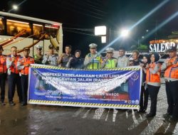 Mudik Aman Keluarga Bahagia, Sat Lantas Polres Maros Bersama Dishub Lakukan Ramp Check Kendaraan Lebaran