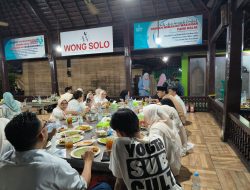 Antusiasme Bukber Meningkat, RM Ayam Bakar Wong Solo Makassar Dipadati Pengunjung