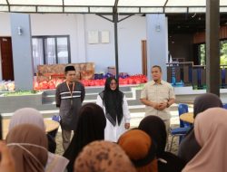 Bupati Luwu Timur Bagikan Paket Lebaran untuk Petugas Kebersihan, Tegaskan Peran “Roh Daerah”