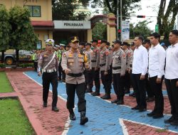 Polres Maros Terjunkan Ratusan Personel Amankan Perayaan Malam Takbiran, Kapolres Maros Pimpin Gelar Pasukan