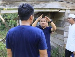 Bupati Irwan Sambangi Lansia 102 Tahun, Pastikan Bantuan Bedah Rumah