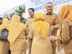 Pimpin Apel Perdana, Bupati Irwan Tekankan Disiplin ASN dan Komitmen Pertahankan PPPK