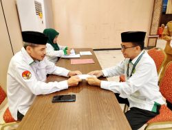 Kakan Kemenag Selayar Serahkan Zakat Mal dalam Gerakan Nasional Penguatan Zakat