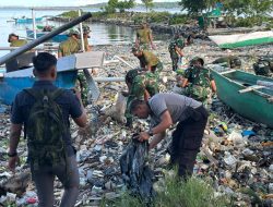 Polres Parepare Kerahkan Personel, Sinergi Bersih Pantai Cempae Bersama TNI dan Pemkot
