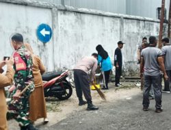 Polsek KPN Bersama Warga dan Aparat Kelurahan Lakukan Kerja Bakti Bersihkan Sampah Berserakan