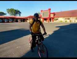 Inspiratif! AKBP Nur Ichsan Konsisten Bersepeda ke Kantor Demi Hemat Energi