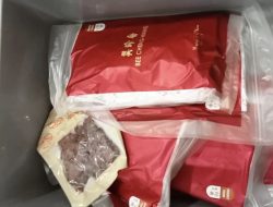Tanpa Dilengkapi Dokumen Produk Daging Babi asal Singapore di Tahan di Bandara Sultan Hasanuddin