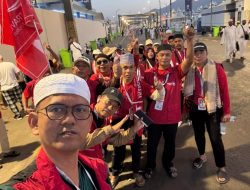 Dipimpin Langsung CEO Ananda Travel, 80 Jemaah Sukses Jalani Pelontaran Jumrah di Mina