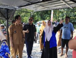 Hadir di Tengah Duka, Wabup Puspawati Serahkan Bantuan Korban Kebakaran di Angkona
