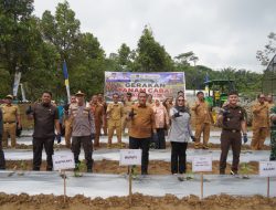 Bupati Irwan Serahkan Bantuan Pertanian Rp12,4 Miliar, Tegaskan Komitmen Pemda Perkuat Sektor Pertanian