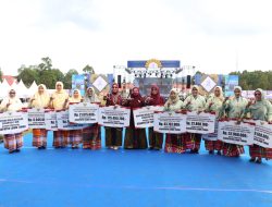 dr. Ani Nurbani Terima Bantuan Rp175 Juta untuk UMKM dan IKM dari Ketua TP PKK Sulsel