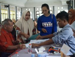Bantuan Lansia Disalurkan, Hasbi dan Tamomba Jadi Potret Manfaat Nyata Program Pemkab Lutim