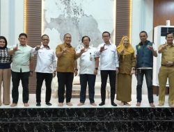 Bupati Irwan Teken Komitmen Pembangunan Sanitasi 2026, Dukung Penuh Program Lutim Juara