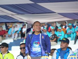 Bupati Luwu Timur Terima Penghargaan dari PGRI Sulsel atas Dukungan terhadap Guru