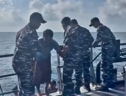 Hari Ini, TNI AL Kodaeral VI KRI Marlin-877 Berhasil Evakuasi Dua Korban Selamat Tenggelamnya KLM Nurul Salsa 01 di Perairan Kepulauan Selayar-Sulsel