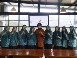 Kadis Kominfo-SP Bekali Pengurus PKK dan Aparat Desa Balantang Keterampilan Public Speaking
