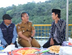 Bupati Irwan Dampingi Ustadz Abdul Somad Nikmati Pesona Danau Matano