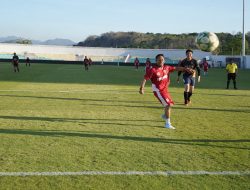 Jalin Silaturahmi dan Perkuat Sinergitas, Kapolres Parepare Hadiri Pertandingan Sepakbola Persahabatan Forkopimda