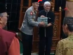 Kapolresta Gowa Safari Subuh di Somba Opu, Serahkan Al-Qur’an untuk Masjid Al-Ganiyyun