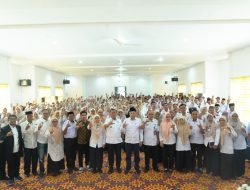 Tak Ingin Ada Lagi Siswa Belajar di Lantai, Bupati Irwan Percepat Pendataan Kerusakan Sekolah