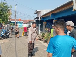 Bhabinkamtibmas Galung Maloang Bersama Warga Gelar Kerja Bakti Bersihkan Drainase di Jalan Cendrawasih Parepare