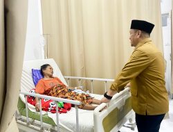 Malam Hari ke RSUD I Lagaligo, Bupati Irwan Sapa Pasien dan Beri Semangat