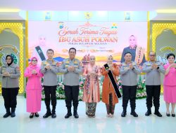 Ny. Dewi Awal Chairuddin Resmi Emban Amanah sebagai Ibu Asuh Polwan Polda Sulsel
