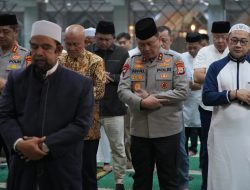 Kapolda Sulsel Bersama PJU Gelar Shalat Subuh Berjamaah di Sejumlah Masjid di Kota Makassar
