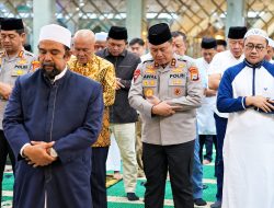 Kapolrestabes Makassar Dampingi Kapolda Sulsel Safari Subuh di Masjid Al-Markaz Al-Islami Makassar