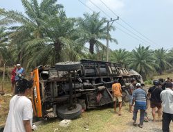 Truk Minyak Kita Terguling di Mateng, Sopir Tewas
